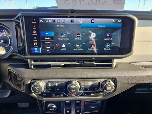 Used 2026 Jeep Wrangler Sport AWD/4WD image 21