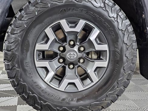 Used 2016 Toyota Tacoma TRD Off-Road AWD/4WD image 30