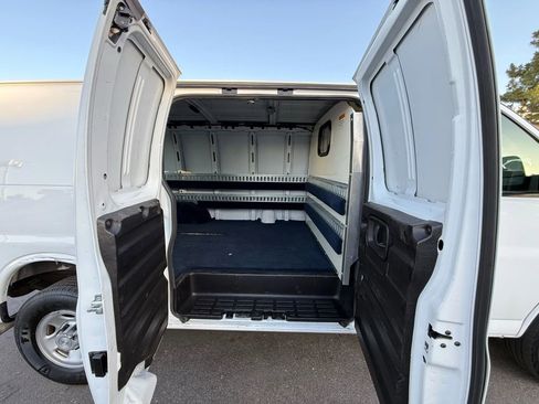 Used 2018 Chevrolet Express 2500 image 13