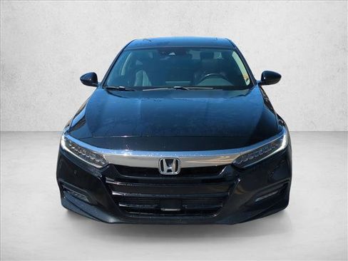 Used 2018 Honda Accord Touring image 2
