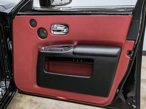 Used 2014 Rolls-Royce Ghost image 63