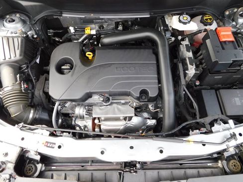 Used 2025 Chevrolet Equinox ACTIV w/ Safety and Technology Package image 39