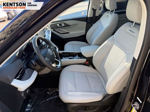 Used 2025 Ford Explorer Platinum w/ LUX Leather Package image 34