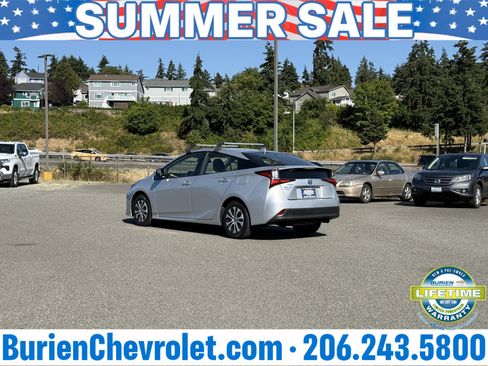 Used 2019 Toyota Prius LE AWD/4WD image 37