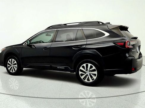 Used 2023 Subaru Outback Premium AWD/4WD image 7