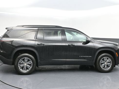 New 2026 Chevrolet Traverse LT w/ Driver Confidence Package AWD/4WD image 8
