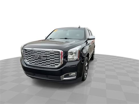Used 2019 GMC Yukon Denali image 3