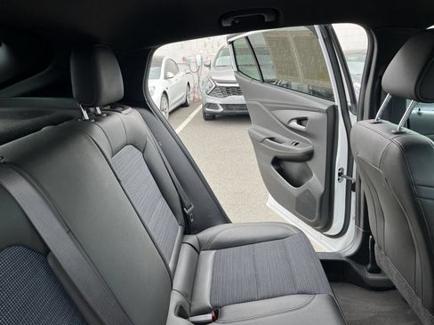 Used 2025 Buick Envista Preferred FWD image 37