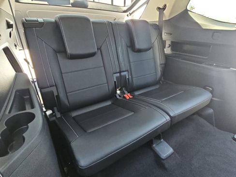 Used 2021 Volkswagen Atlas SE w/ Panoramic Sunroof Package FWD image 12