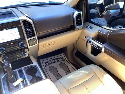 Used 2018 Ford F150 Lariat w/ Equipment Group 502A Luxury image 14