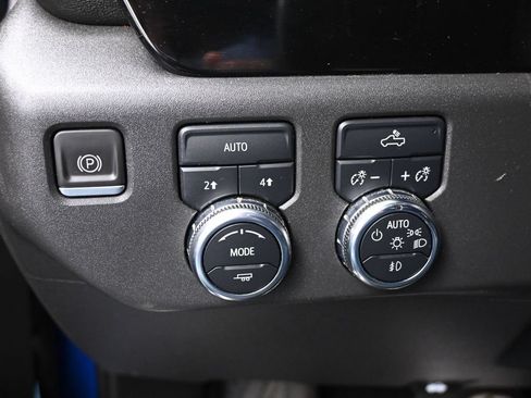 Used 2023 GMC Sierra 1500 Elevation w/ LPO, Elevation Black Package AWD/4WD image 14