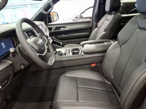 New 2026 Jeep Grand Wagoneer Limited image 8