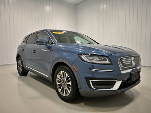 Used 2019 Lincoln Nautilus Select AWD/4WD image 3