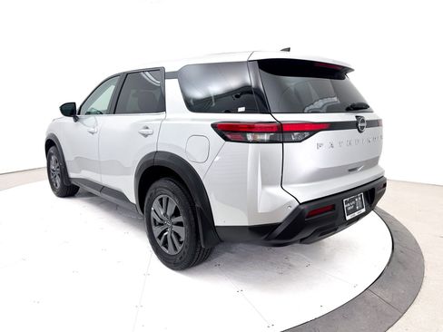Used 2024 Nissan Pathfinder S FWD image 16