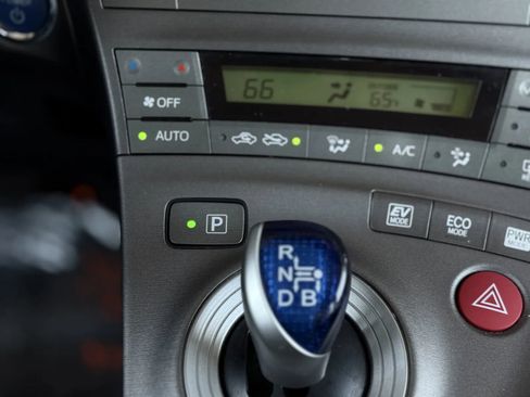 Used 2013 Toyota Prius Three image 27