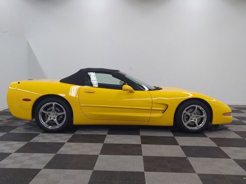 Used 2002 Chevrolet Corvette Convertible w/ Preferred Equipment Group2 RWD image 8