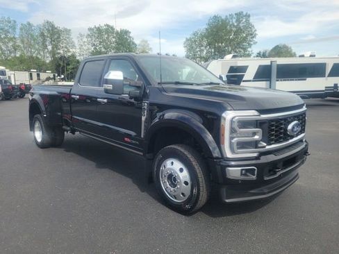 Used 2025 Ford F450 Platinum w/ Platinum Plus Package AWD/4WD image 2