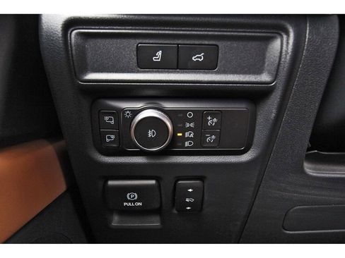 Used 2022 Ford Expedition Platinum image 19