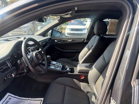 Used 2023 Porsche Macan AWD/4WD image 9