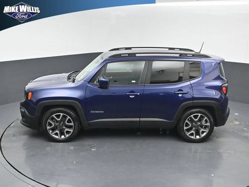 Used 2017 Jeep Renegade Latitude FWD image 12
