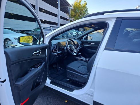 Used 2025 Kia Sportage X-Line image 12