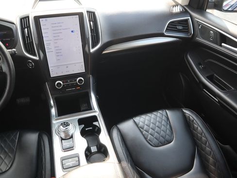 Used 2024 Ford Edge Titanium image 12