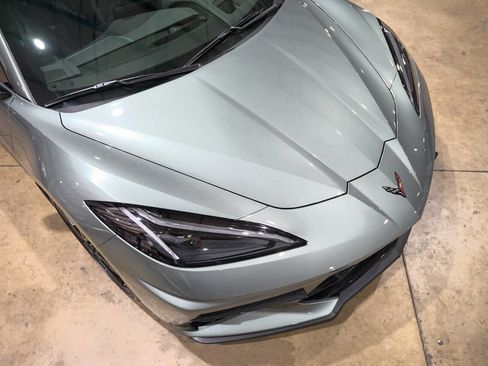 Used 2024 Chevrolet Corvette Stingray 2dr Coupe w/ Z51 Performance Package image 18