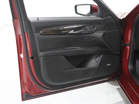 Used 2018 Cadillac CT6 Luxury image 4