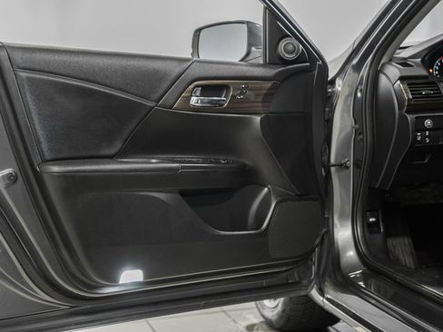 Used 2017 Honda Accord EX-L image 34
