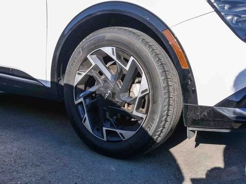 Certified 2023 Kia Sportage SX image 8