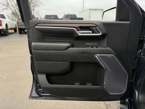 Used 2022 Chevrolet Silverado 1500 High Country w/ High Country Premium Package image 9