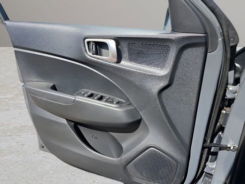 New 2025 Hyundai Venue SEL image 16