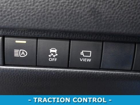 Used 2021 Toyota Venza Limited image 17