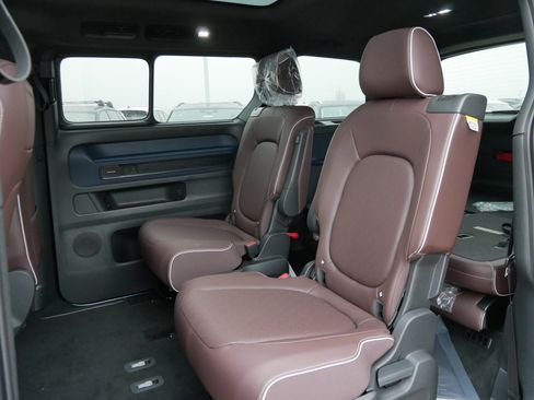 New 2025 Volkswagen ID. Buzz Pro S Plus image 5