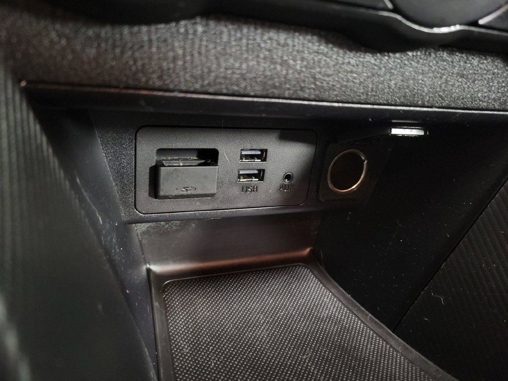 Used 2019 Toyota Yaris L FWD image 18