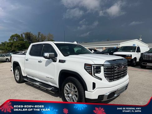 Used 2024 GMC Sierra 1500 Denali w/ Technology Package AWD/4WD image 2
