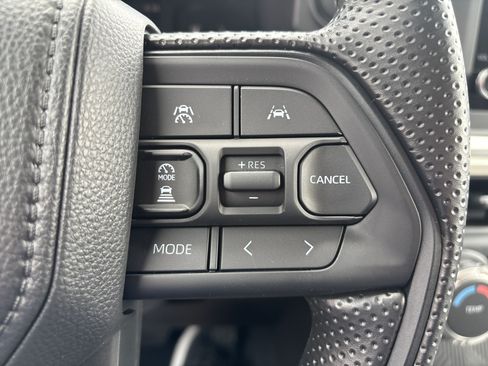Certified 2026 Toyota Tacoma SR5 AWD/4WD image 19
