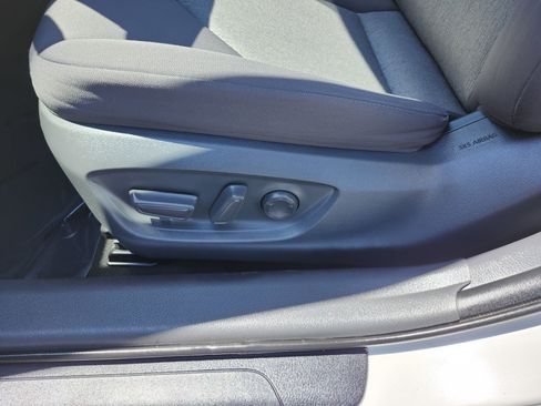 Used 2021 Toyota Camry LE FWD image 23