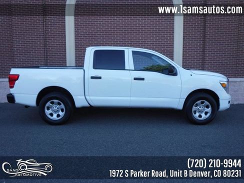 Used 2023 Nissan Titan S image 18