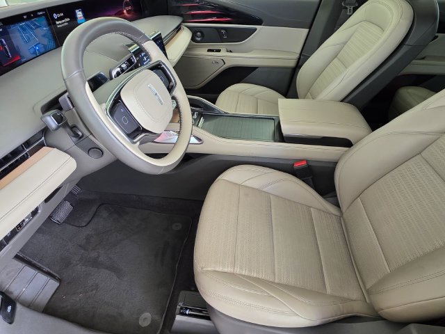 Used 2025 Lincoln Nautilus Reserve w/ Jet Appearance Package AWD/4WD image 6