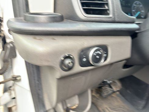 Used 2022 Ford Transit 350 DRW RWD image 17