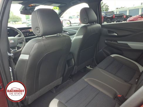 Used 2024 Buick Envista Preferred w/ Convenience II Package FWD image 25