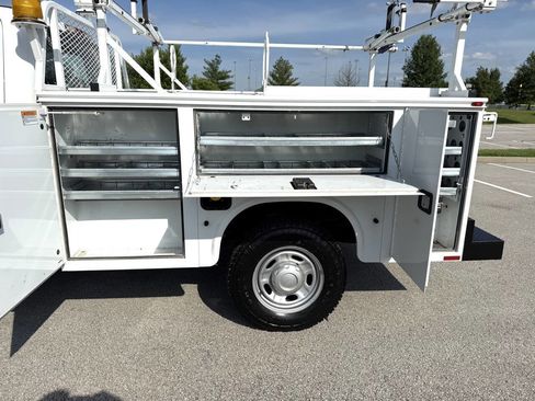 Used 2019 Ford F350 XL w/ Power Equipment Group AWD/4WD image 17