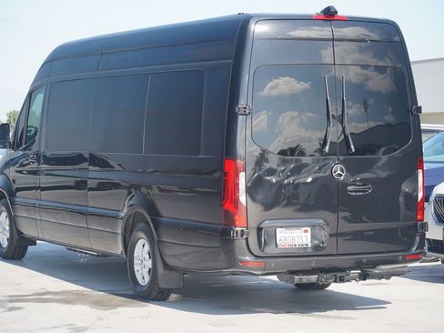 Used 2022 Mercedes-Benz Sprinter 2500 image 7