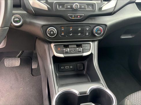Certified 2024 GMC Terrain SLE AWD/4WD image 32