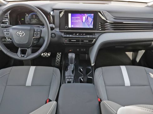 Used 2026 Toyota Camry SE w/ Convenience Package FWD image 2