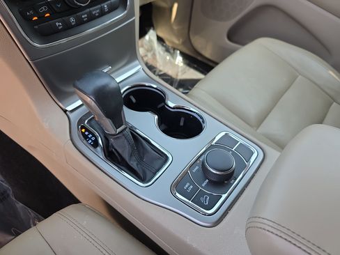 Used 2018 Jeep Grand Cherokee Limited AWD/4WD image 23