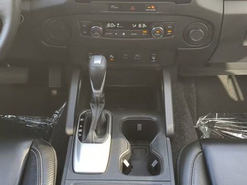 Used 2024 Nissan Frontier SL w/ Technology Package RWD image 18