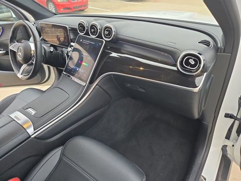Used 2024 Mercedes-Benz GLC 300 w/ Winter Package image 22