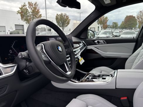 Used 2026 BMW X5 xDrive40i image 16